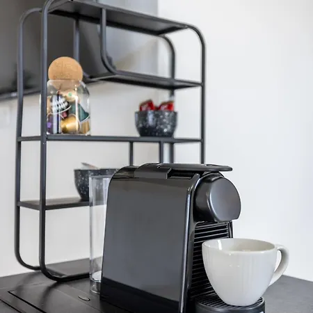 Make Memories By The Sea - Storia *