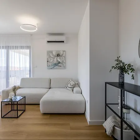 Make Memories By The Sea - Storia *