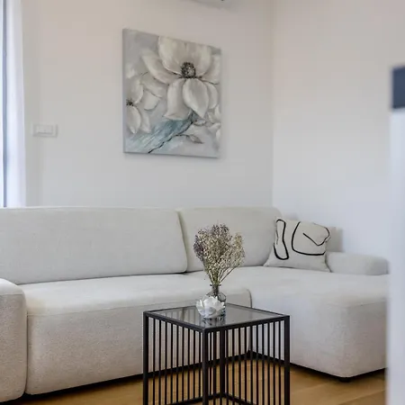 Make Memories By The Sea - Storia *